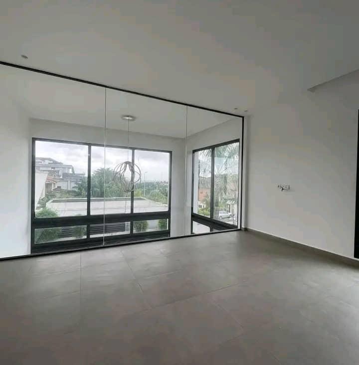 Cocody Riviera 4 Beverlly UNE BELLE VILLA 6 PIÈCES (T6) à Abidjan - Photo 6