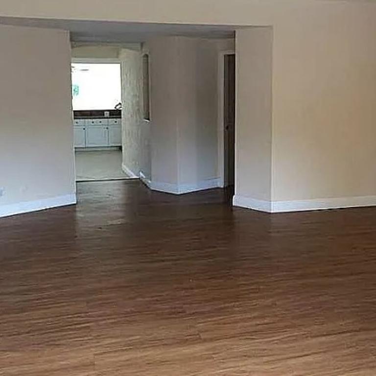 Beautiful Premises in Miami - Image 2