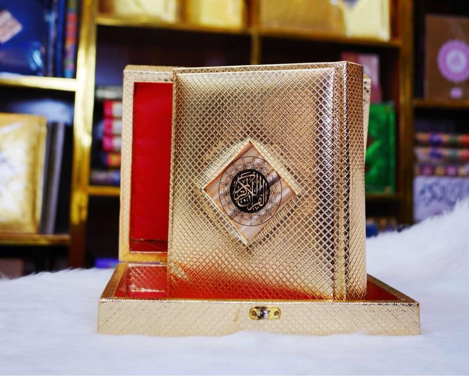 Golden Box Quran e Pak in Pakistan - Image 1