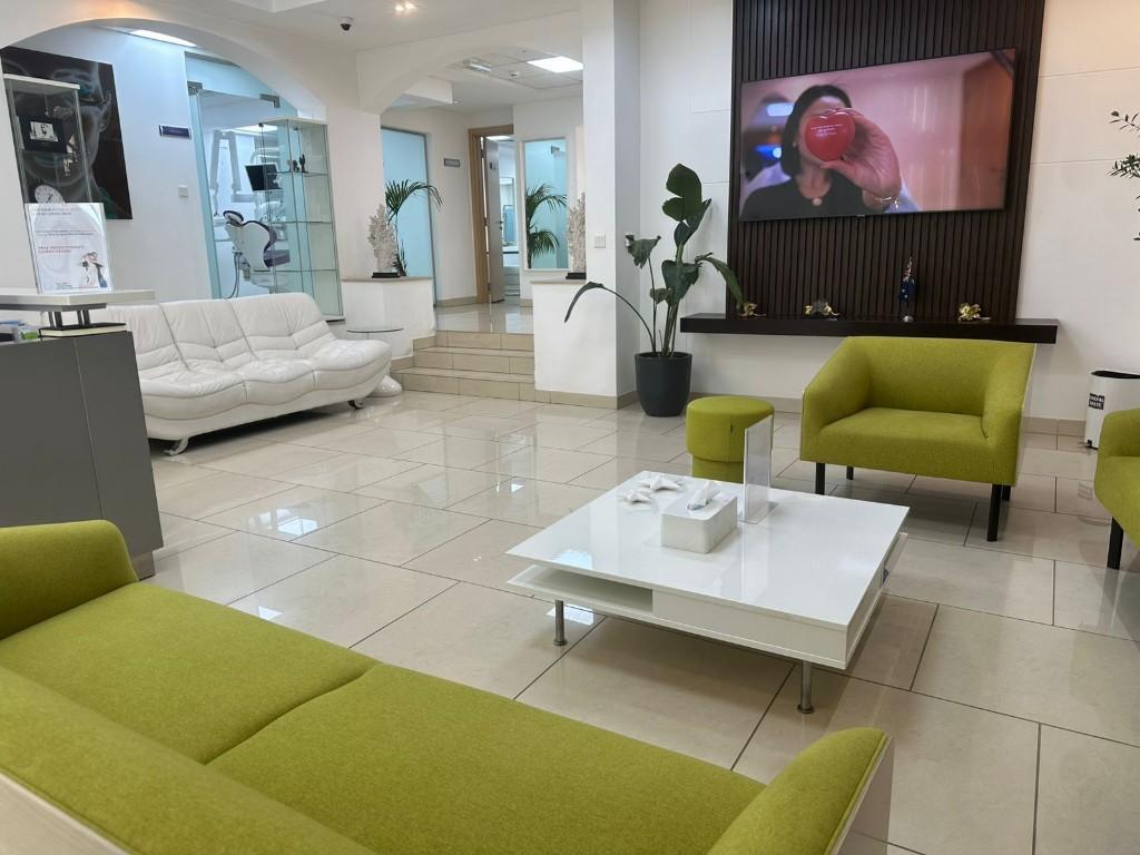 Fully Equipped and well maintained Dental Room For Rent in Dubai - Image 4