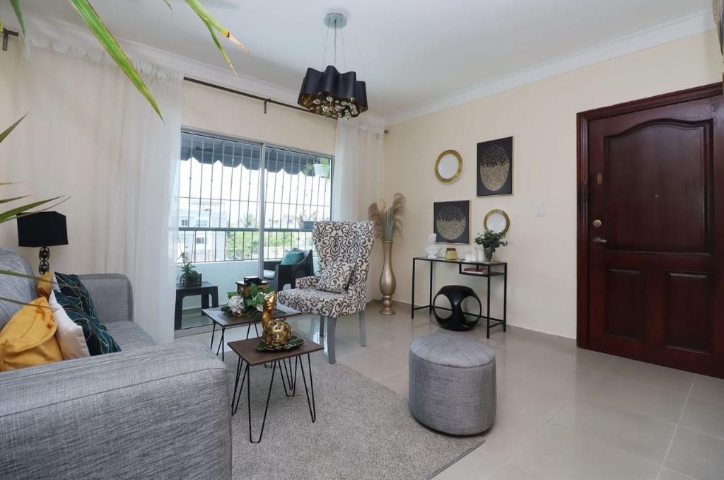 AMPLIO APARTAMENTO EN EL ENSANCHE OZAMA en la República Dominicana - Imagen 3