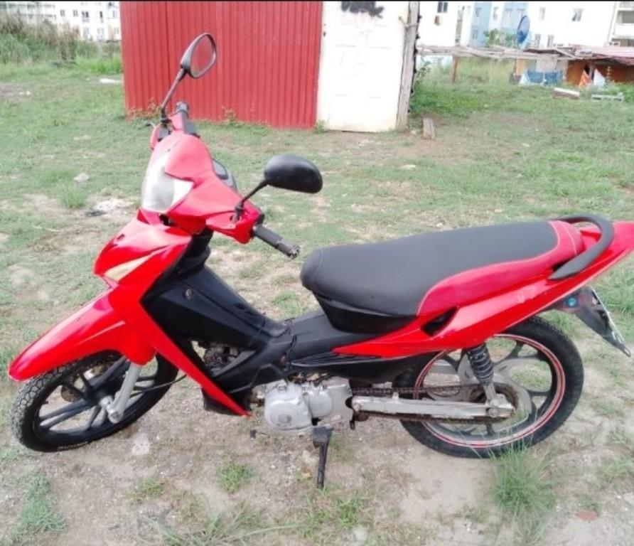 Moto marca AVA semiautomática 125CC en Panamá - Imagen 2