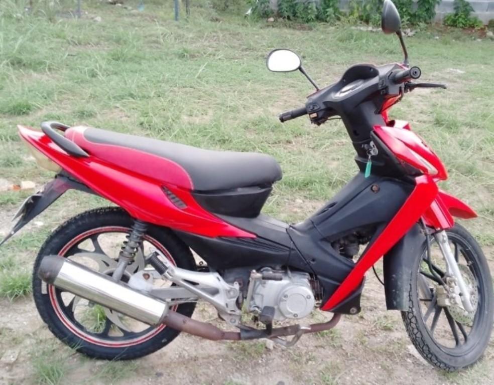 Moto marca AVA semiautomática 125CC en Panamá - Imagen 3
