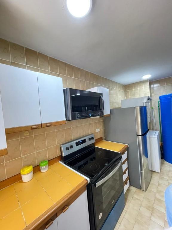 En Alquiler Apartamento C.R Pelicano en Lecherías - Imagen 2