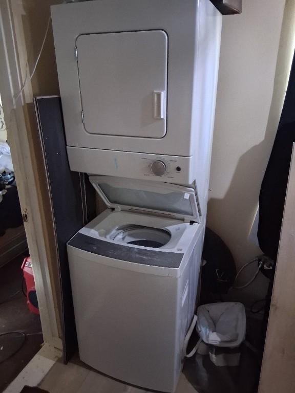 Working Stackable Washer & Dryer in United States - Image 4
