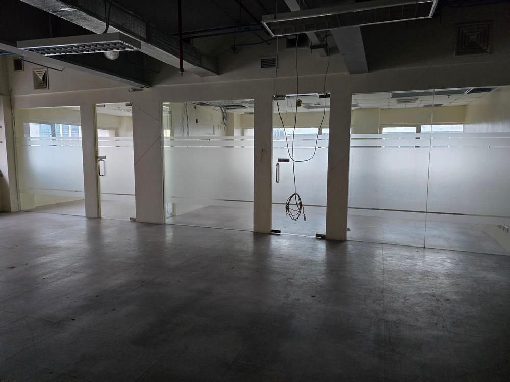 376sqm BPO 24/7 Office SALCEDO VILLAGE, MAKATI CITY FOR LEASE in Malate - Image 4
