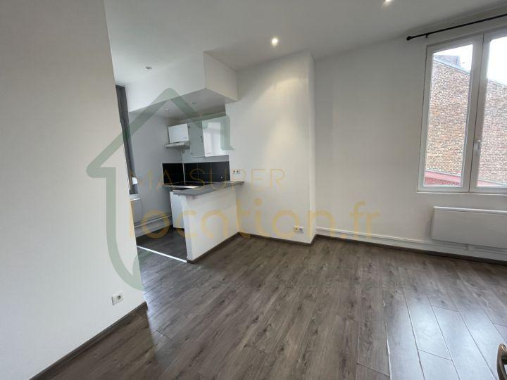 Studio SAINT QUENTIN à Saint-Quentin - Photo 1