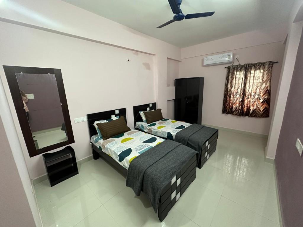 CC Elite Homestay in Kothaguda - Image 3