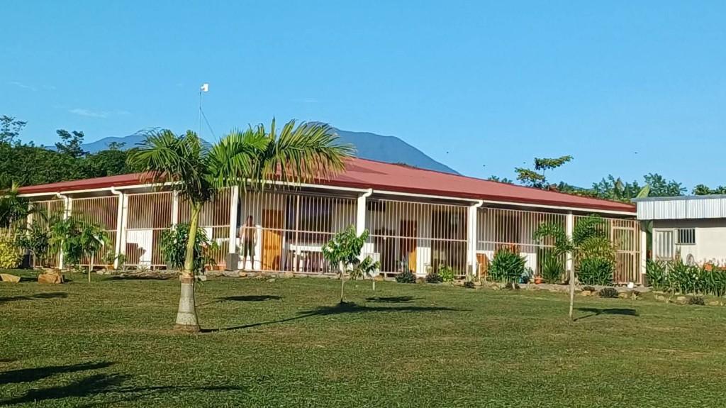 SE VENDE BELLA PROPIEDAD CON 2 CASAS EN SARAPIQUÍ. en Sarapiquí - Imagen 1