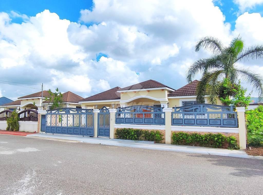 CASA PROYECTO CERRADO CON PISCINA Y PATIO LLANOS GURABO STGO. en Licey al Medio - Imagen 1