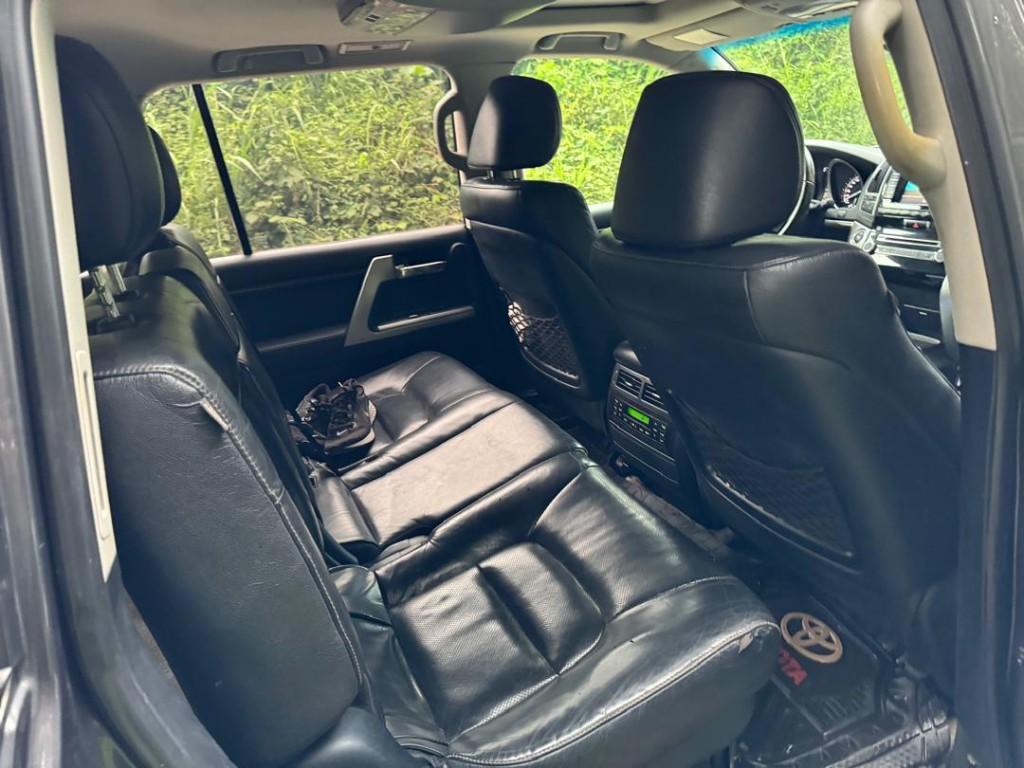 TOYOTA LAND-CRUISER à Abidjan - Photo 5