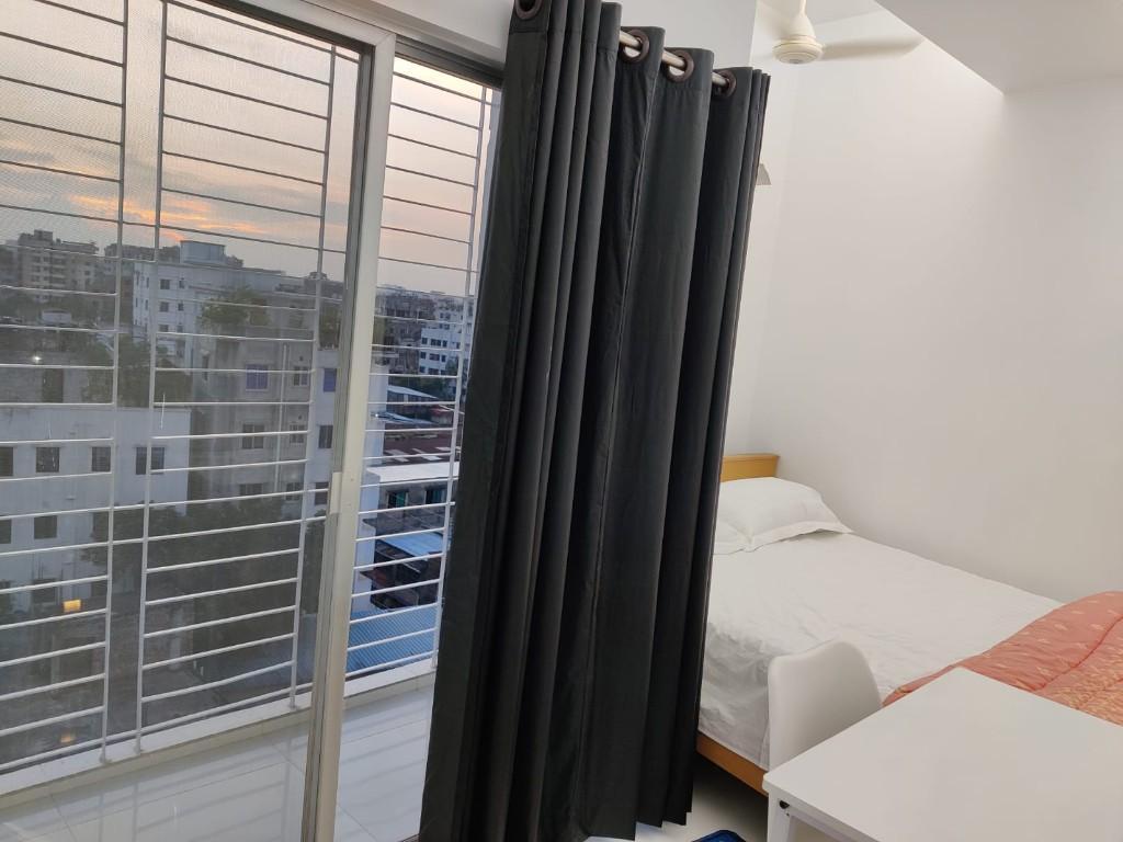 Comfort 2-Room Studio Apartment Rent in Bashundhara R/A in Bangladesh - Image 1