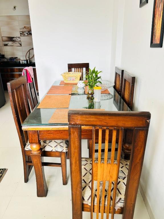6 seater dining table set in Pune - Image 2