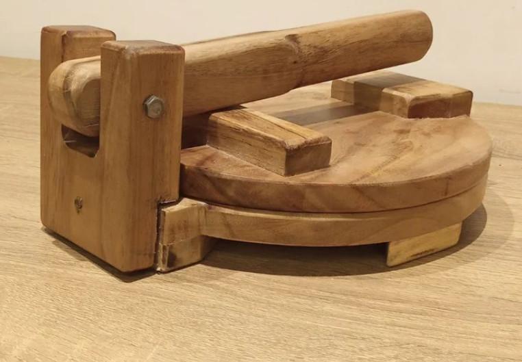Wooden Roti Maker in Cantonment - Image 2