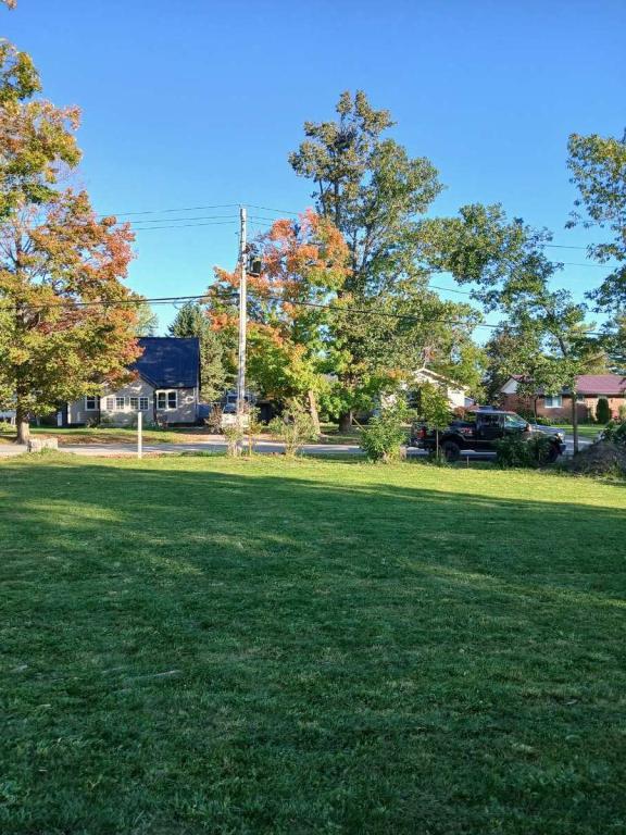 Building Lot in Lindsay - Image 1
