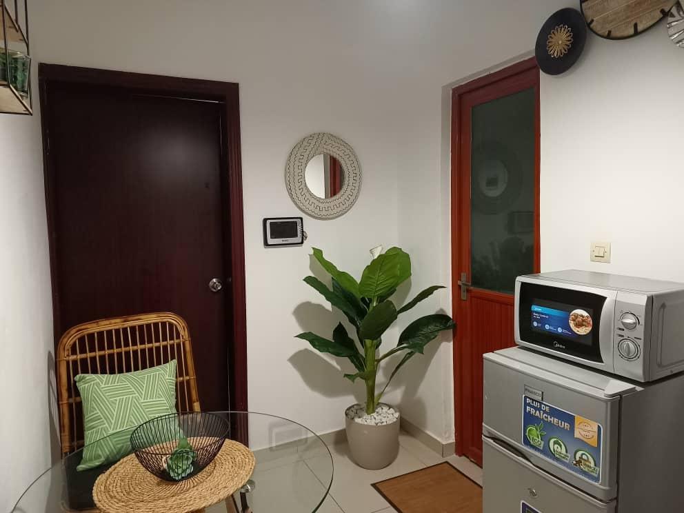 STUDIO MEUBLE - COCODY RIVIERA TRIANGLE en Côte d’Ivoire - Photo 5