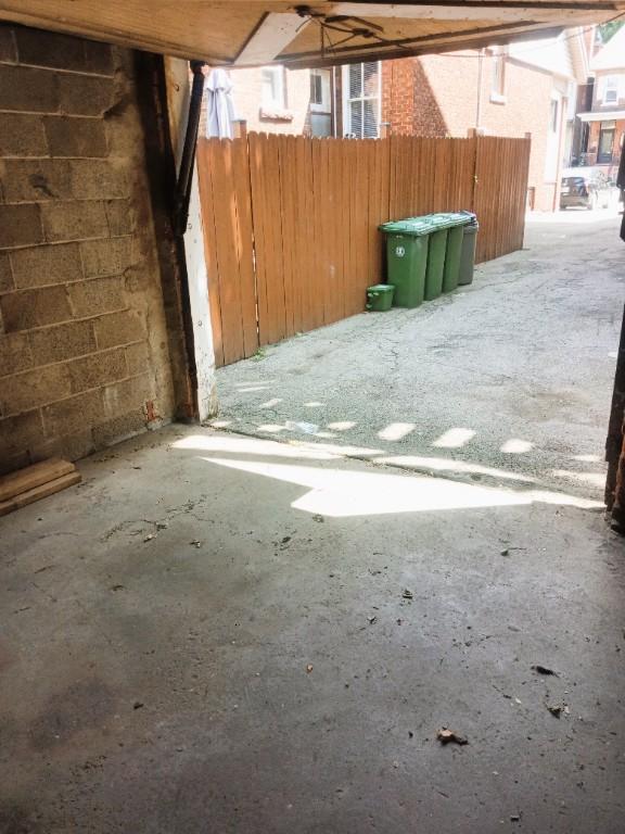 Large Detached Double Garage for Rent - Available Immediately in Canada - Image 5