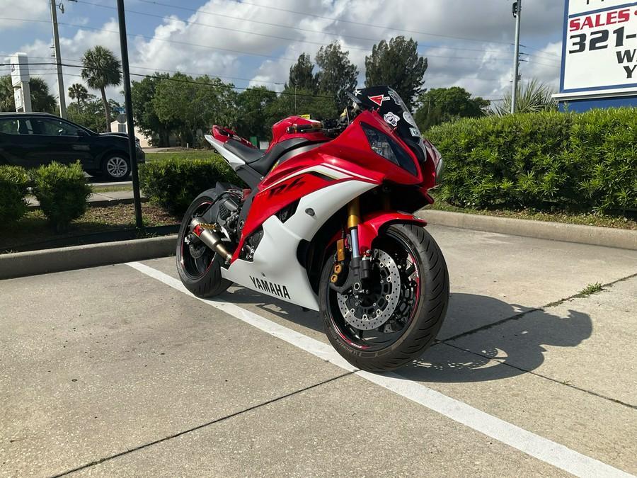 2015 Yamaha YZF-R6 in United Arab Emirates - Image 2
