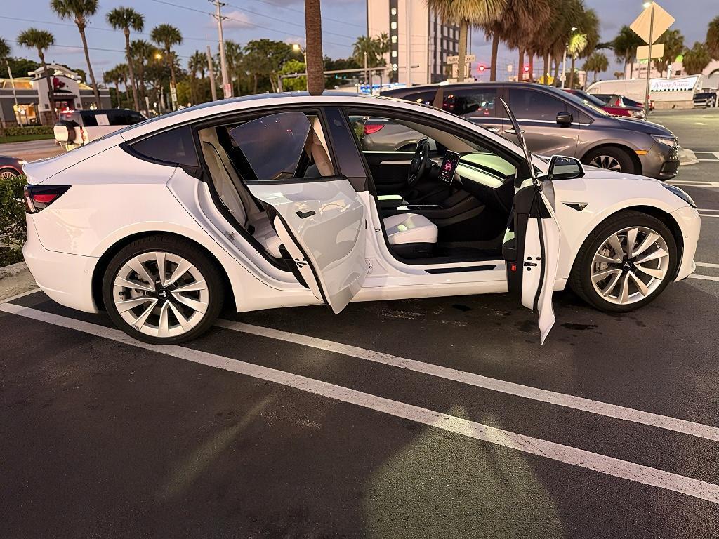 Rent a Luxe 2022 Tesla Model 3 – All White Perfection! in Miami - Image 3
