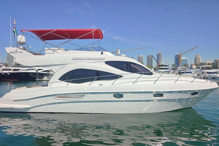 Tips to Choose the Perfect Boat Rental in Vaishali Nagar - Image 1