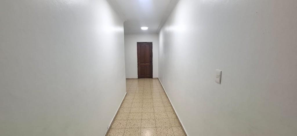 VENDO AMPLIO APARTAMENTO CLÁSICO MIRADOR SUR en la República Dominicana - Imagen 2