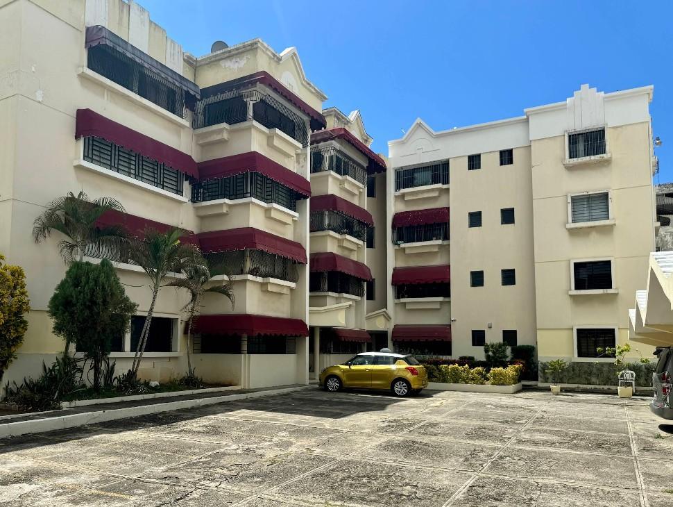 VENDO AMPLIO APARTAMENTO CLÁSICO MIRADOR SUR en la República Dominicana - Imagen 1