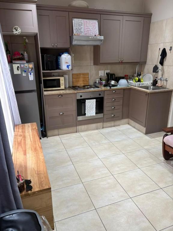 Apartment / Flat 1254-ref-795 for Sale in Die Bult, … in Beaufort West - Image 1