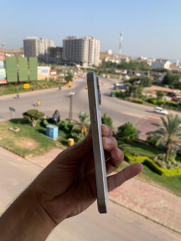IPhone 15 Pro Max in Sahiwal - Image 3