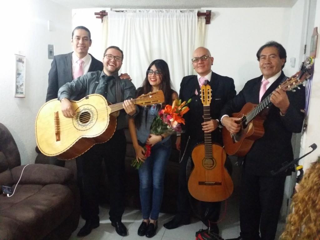 CONTRATACIONES DE TRIOS en La Colmena - Imagen 1