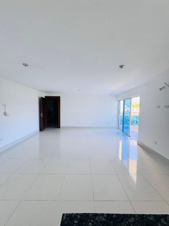 Se vende apartamento en Torre Real VI Av Franco Bido en la República Dominicana - Imagen 2