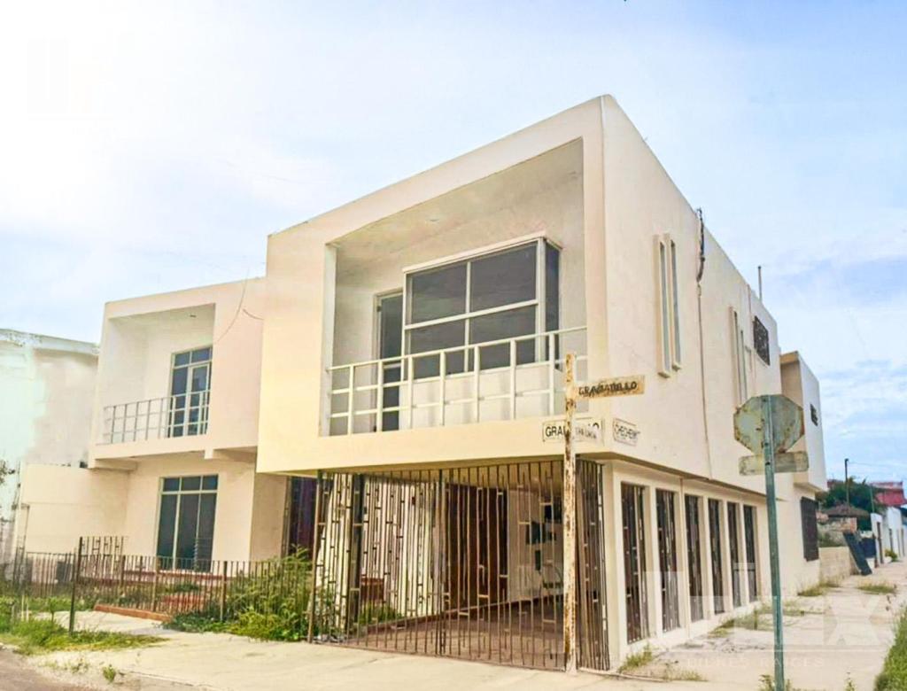 ESPACIOSA CASA EN RENTA EN BOSQUES DE CAMPECHE en Campeche - Imagen 1