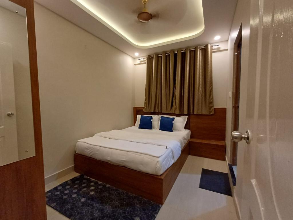 Fully Furnished Premium Executive Furnished Flats FOR RENT DAILY in BTM Layout - Image 2