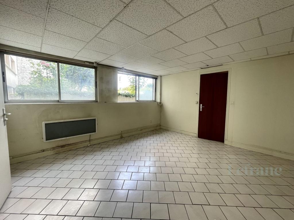 STUDIO + ANNEXE - A RENOVER à Vanves - Photo 1