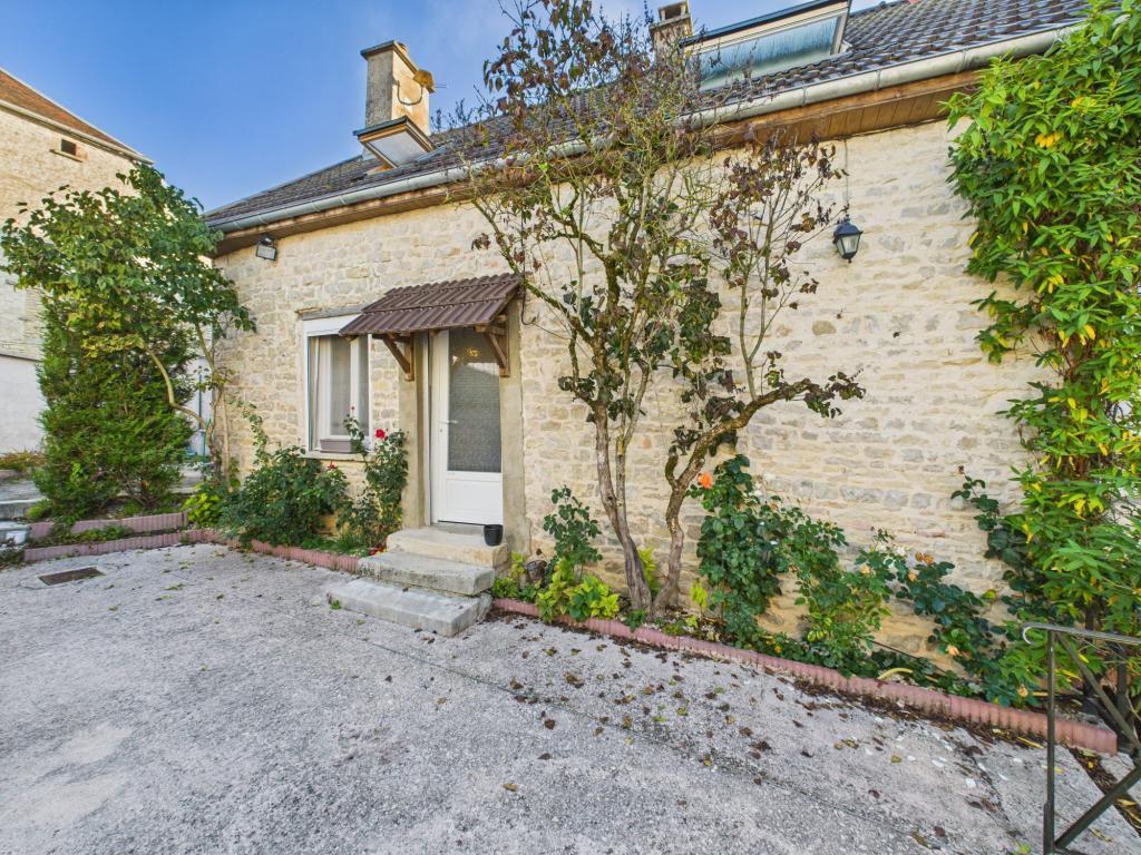 MAISON T6 AVEC PISCINE à Troyes - Photo 1
