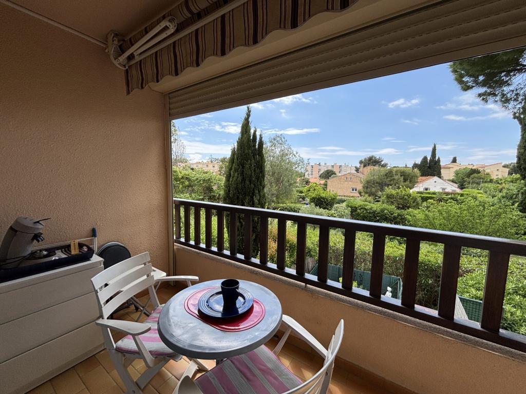 STUDIO BIS AVEC TERRASSE à Six-Fours-les-Plages - Photo 1