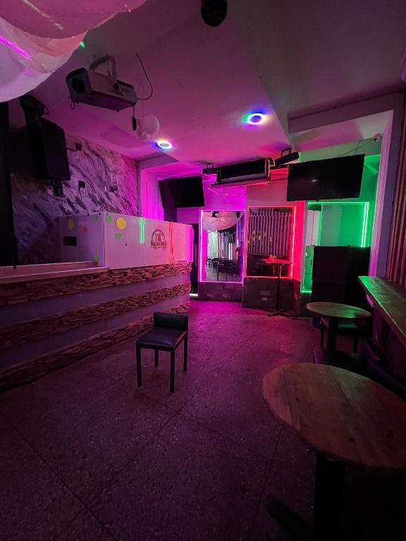 SE ALQUILA LOCAL PARA DISCOTECA EN MAÑONGO en Guacara - Imagen 6