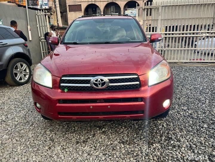 Toyota RV4 model in Nigeria - Image 2