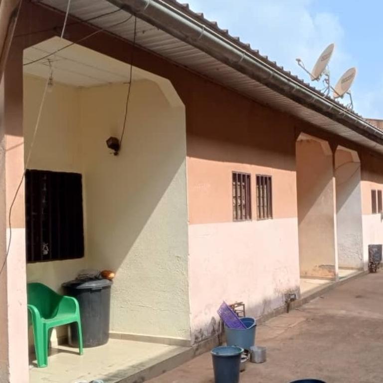 Mini cité à vendre à soa au Cameroun - Photo 3