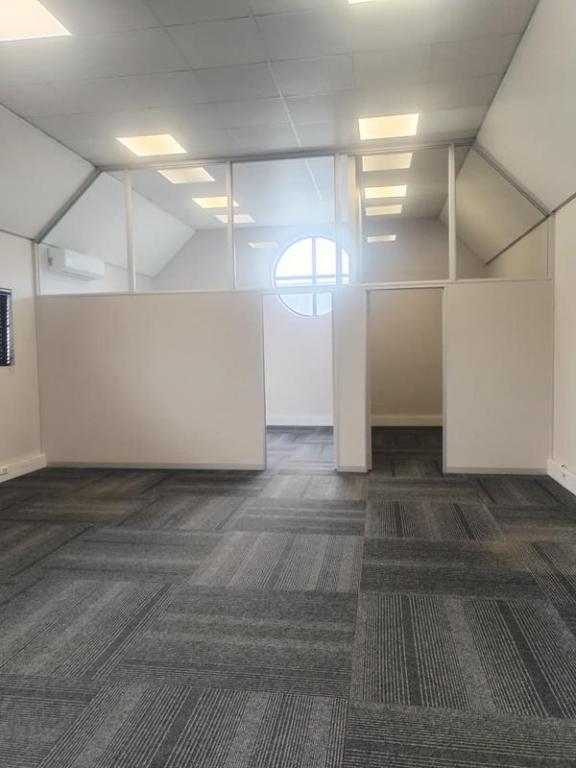 Office 2475-ref-1705 for Rent in Howick, Howick in Pietermaritzburg - Image 1