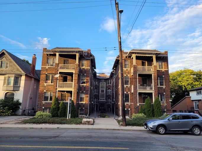 210 Aberdeen in Hamilton - Image 1