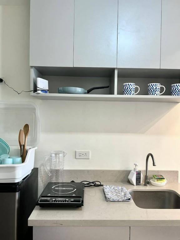 Fully Furnished Studio Unit for Rent in The Median Lahug in Consolacion - Image 8