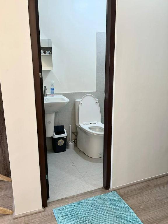 Fully Furnished Studio Unit for Rent in The Median Lahug in Consolacion - Image 9