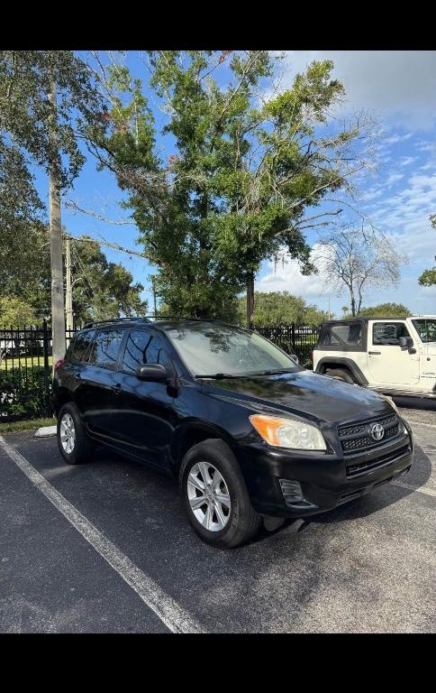 Toyota Rav4 2010 black automatica Clean title in Orlando - Image 1