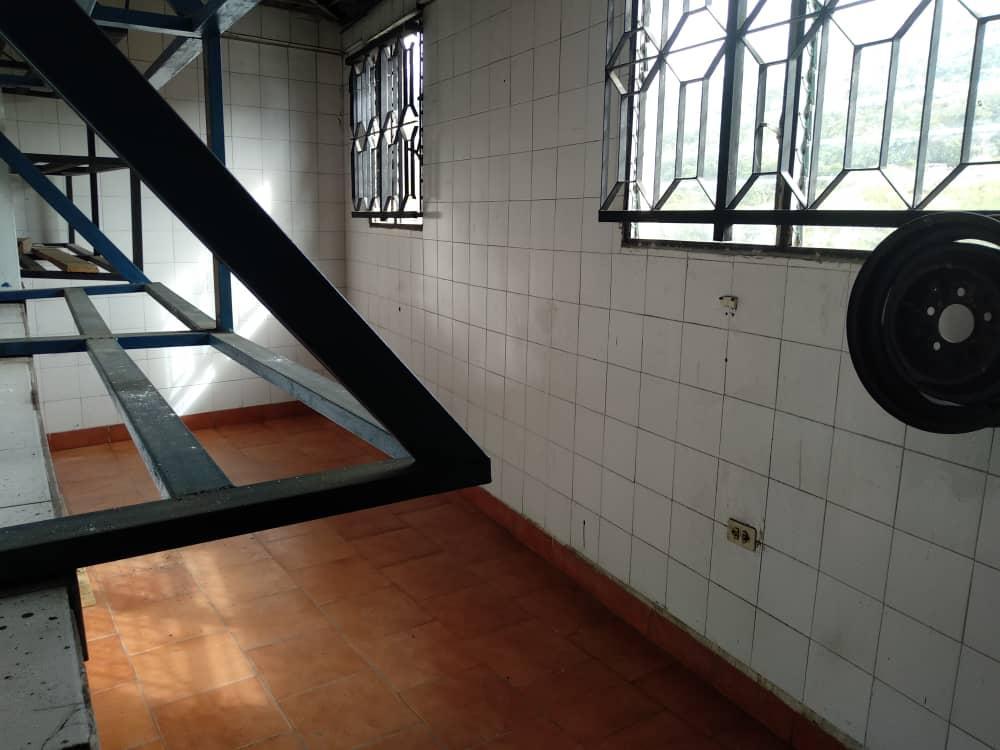 MARAVILLOSO LOCAL COMERCIAL en Los Teques - Imagen 2