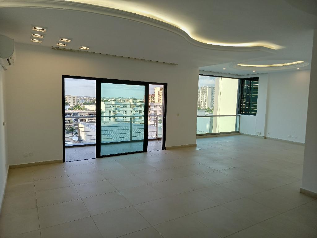 LOCATION APPARTEMENT T4 ZONE 4 en Côte d’Ivoire - Photo 1