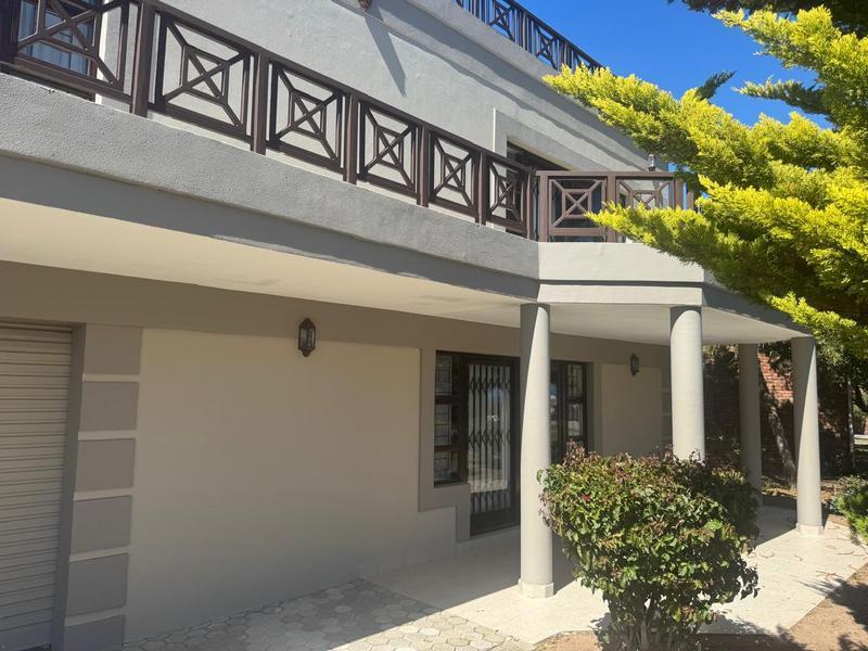 House 2899-ref-9180 for Sale in Reebok, Reebok in Mossel Bay - Image 1