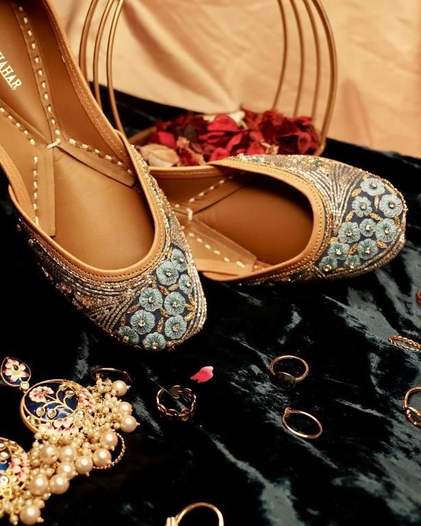 Handcrafted Designer Juttis Designed To Complement Contemporary in Daryaganj - Image 1