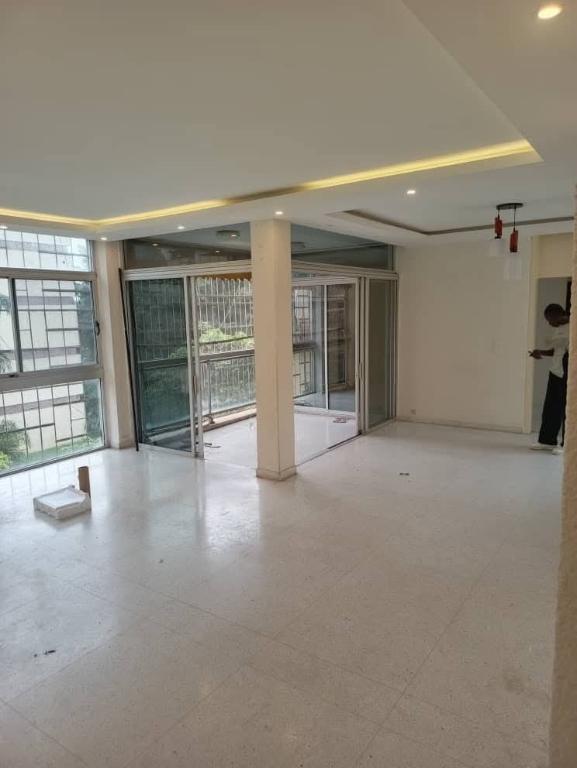 VENTE À COCODY RIVIERA GOLF LES ELIAS APPARTEMENT 4 PIÈCES AU en Côte d’Ivoire - Photo 1
