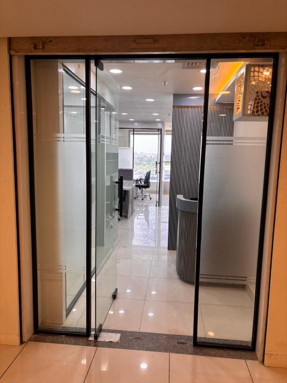 Fully Furnished Office Space For Rent at Newtown in India - Image 9