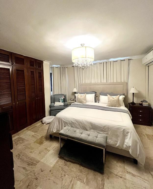 VENDO APARTAMENTO EN PIANTINI EDIFICIO CLASICO en la República Dominicana - Imagen 2